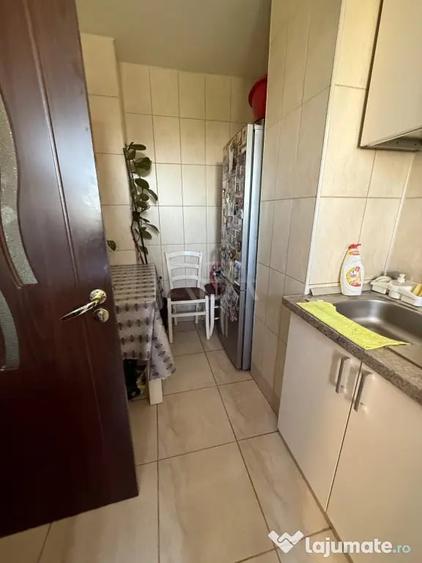 Apartament cu 3 camere decomandat în Drumul Taberei