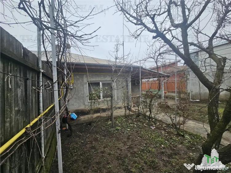 Casa individuala 3 camere, curte libera 225 mp, zona Piata R - 3