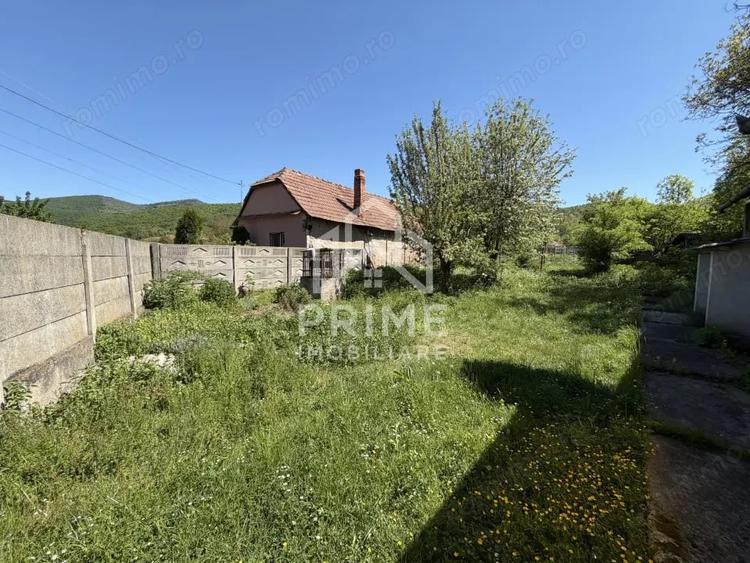 Casă cu 2 camere cu Teren 1032 Mp în Tău
