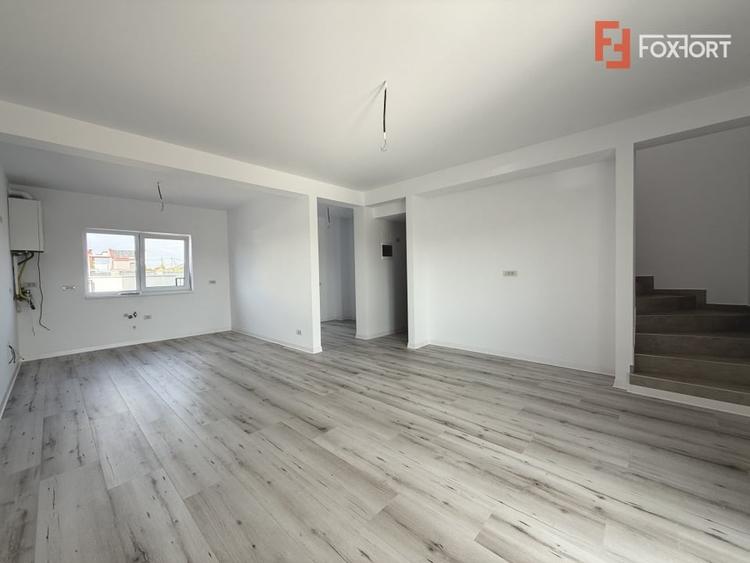 Duplex cu 4 camere cu Canalizare în Săcălaz