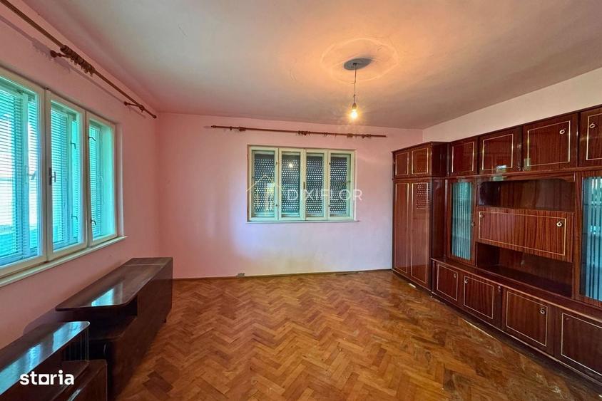 Casă cu 3 camere decomandat în Șieu