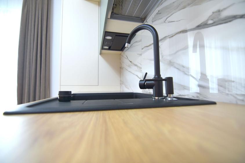 Apartament cu 3 camere, mobilat în Central