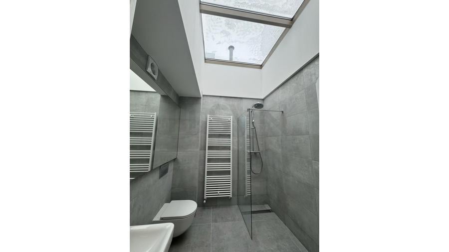 Apartament cu 2 camere semidecomandat, mobilat în Jiului
