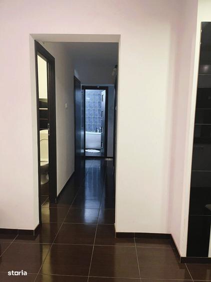 Apartament cu 3 camere decomandat în Berceni