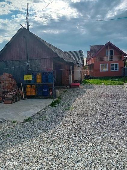 Casă cu 4 camere cu Teren 650 Mp în Porumbacu de Jos