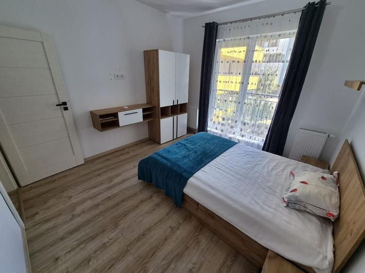 Apartament cu 3 camere decomandat, mobilat în Girocului