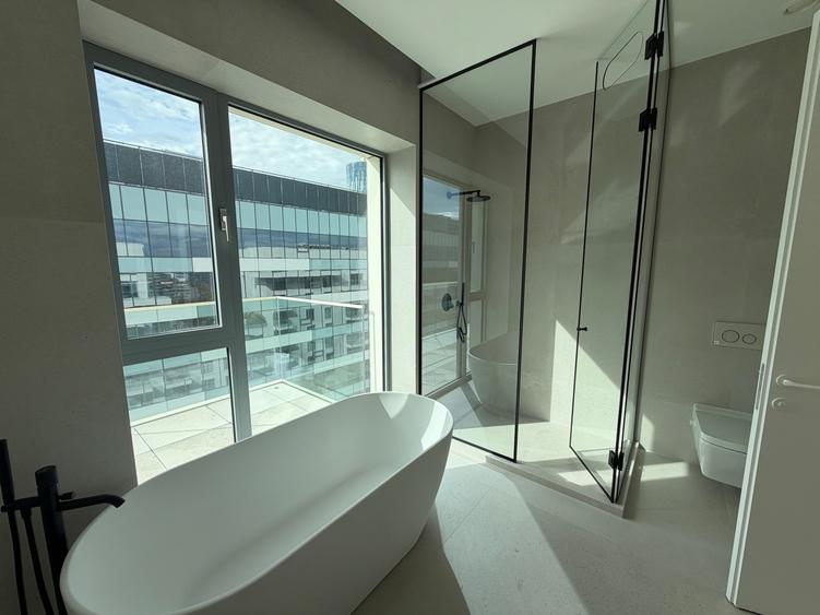 Apartament cu 4 camere decomandat în Aviației