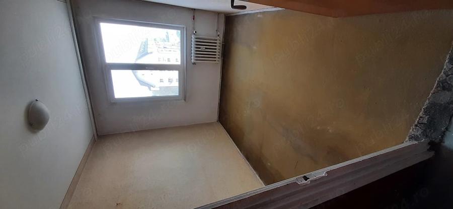 Apartament cu 3 camere decomandat în Titan