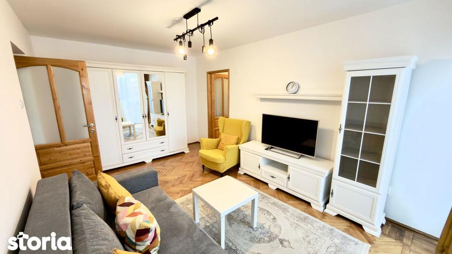 Apartament cu 3 camere, mobilat în Vitan