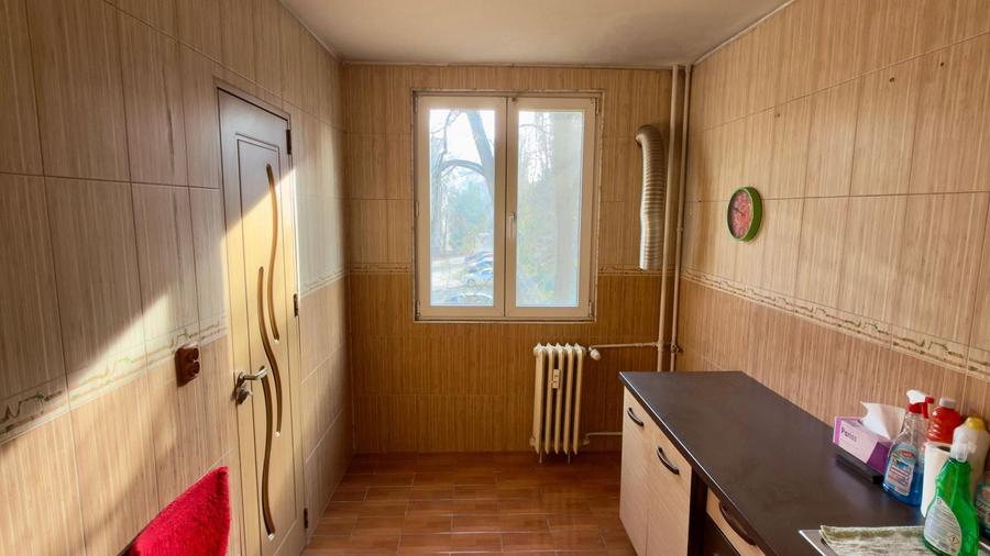 Apartament cu 3 camere decomandat în Drumul Taberei