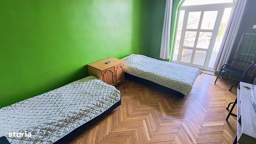 Casă cu 4 camere în Central