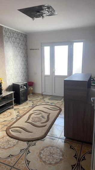 Casă individuală cu 5 camere cu Teren 800 Mp în Vest
