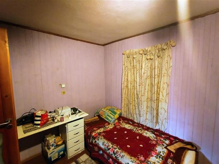 Casă individuală cu 7 camere cu Teren 220 Mp în Nord-Est