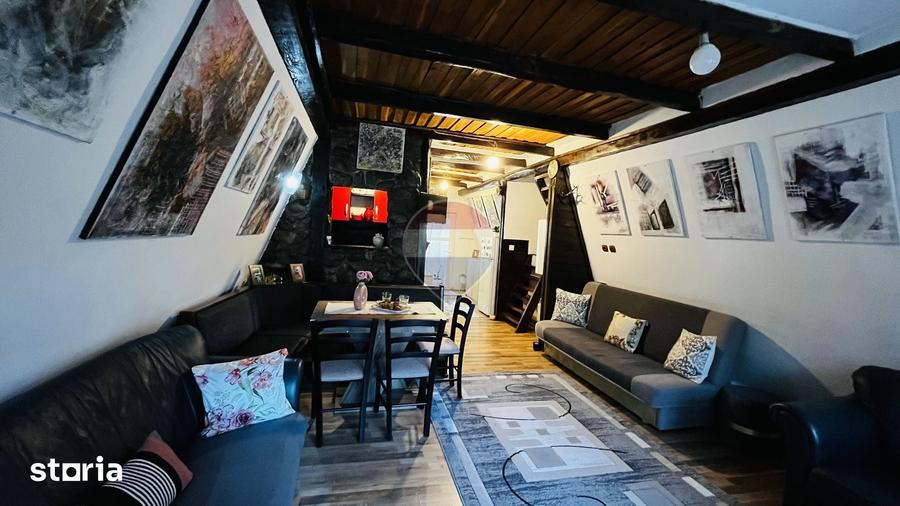 Casă cu 4 camere cu Teren 959 Mp în Lăzăreni