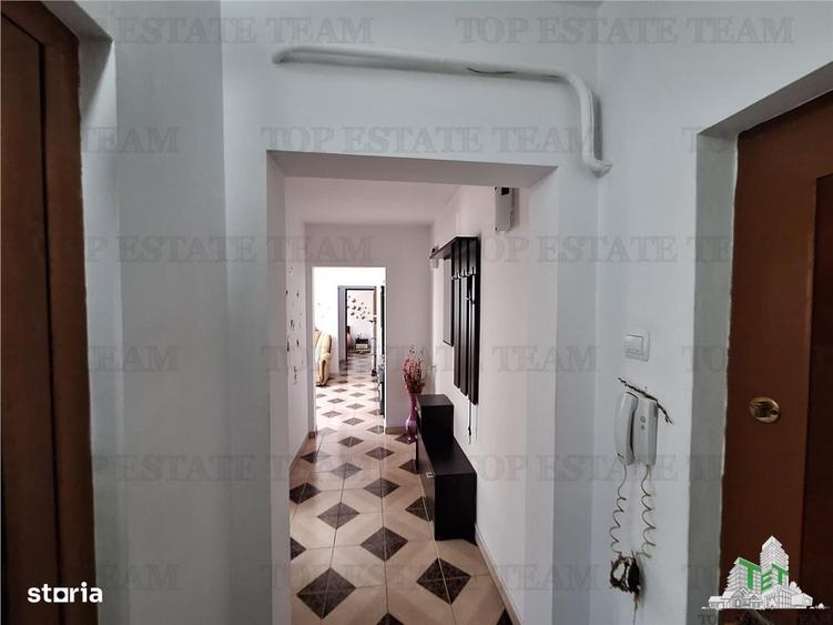 Apartament cu 3 camere semidecomandat, mobilat în Hipodrom — fotografia 2