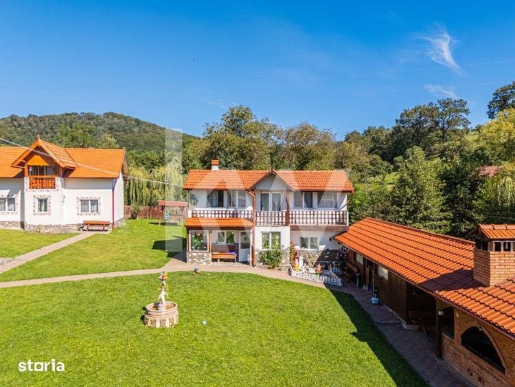 Casă cu 4 camere în Vâlcele