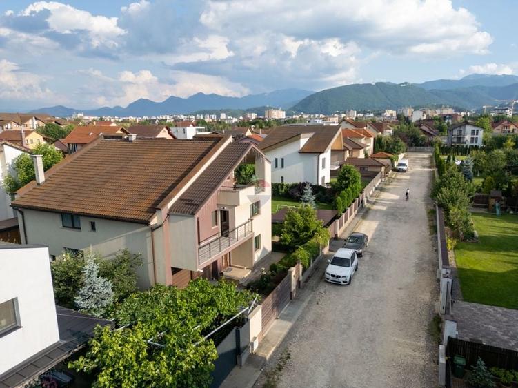 Casă individuală cu 6 camere cu Piscina în Central