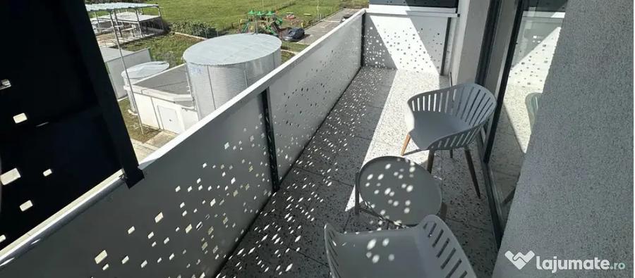 Apartament cu 2 camere semidecomandat în Sânnicoară