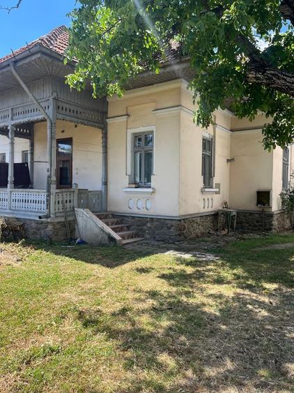 Casă cu 4 camere în Exterior Vest