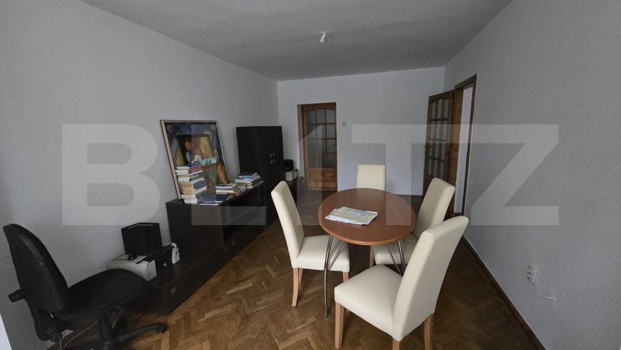 Apartament cu 3 camere decomandat în Micro 15 — fotografia 1