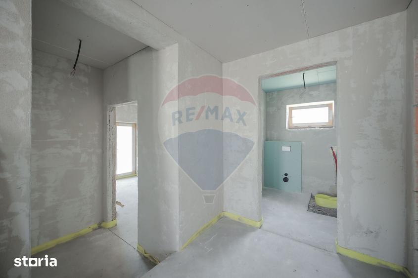 Casă cu 5 camere cu Teren 435 Mp în Paleu