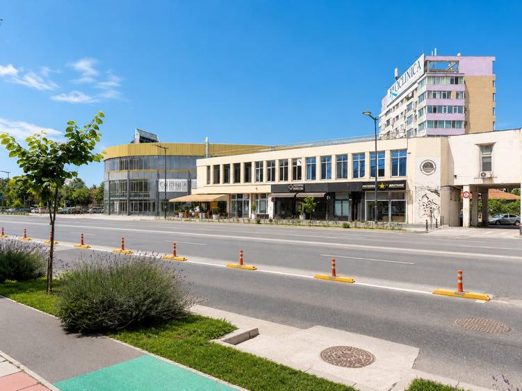 Apartament cu 3 camere decomandat în Dacia
