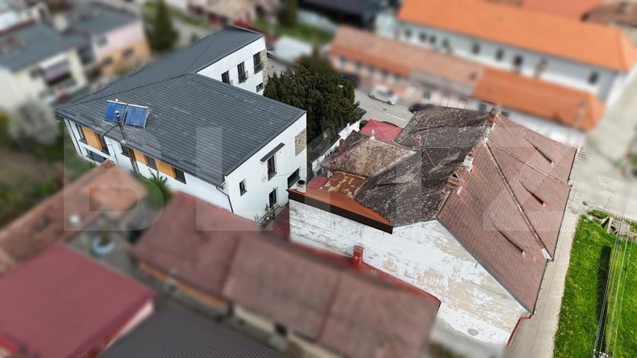 Casă individuală cu 15 camere cu Canalizare în Reghin