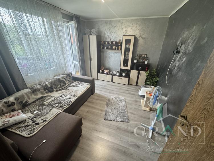 Apartament cu 2 camere semidecomandat, mobilat în Semicentral