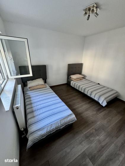 Apartament cu 3 camere decomandat în Far