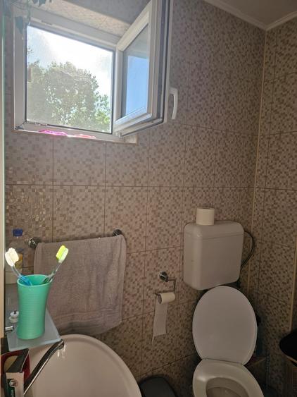 Casă individuală cu 7 camere cu Teren 250 Mp în Andronache