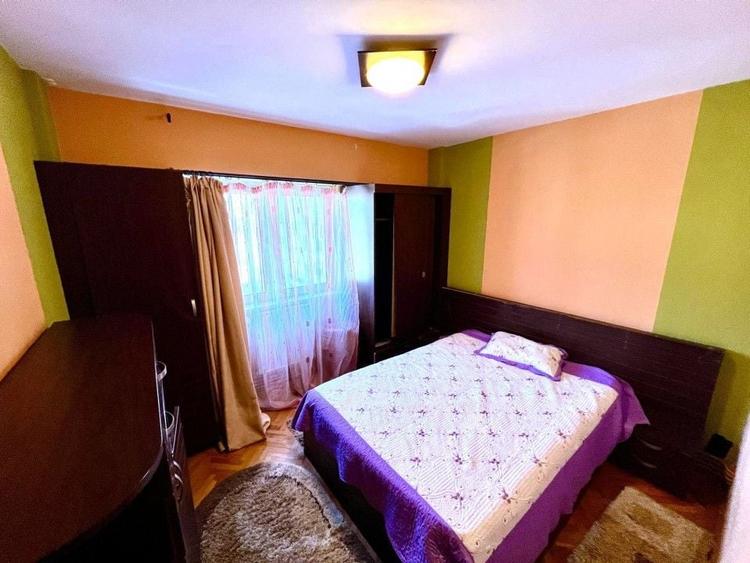 Apartament cu 4 camere decomandat, mobilat în Central