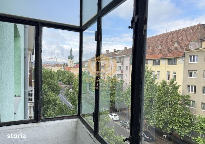 Apartament cu 3 camere semidecomandat, mobilat în Horea