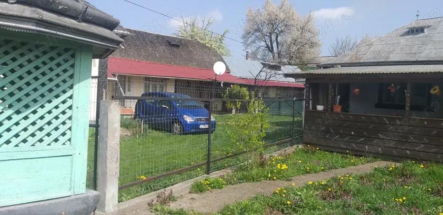 Casă cu 3 camere cu Teren 4000 Mp în Dolhești