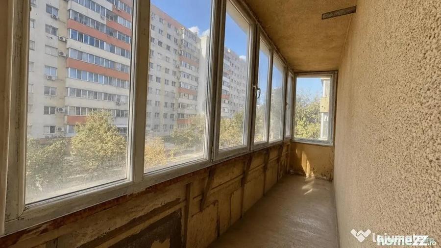 Apartament cu 4 camere decomandat în Lacul Tei