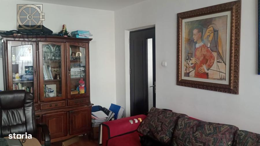 Apartament cu 3 camere decomandat, mobilat în Pantelimon