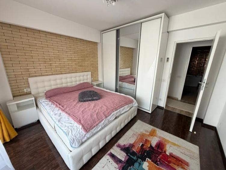 Apartament cu 3 camere semidecomandat în Nerva Traian