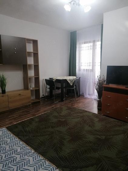 Garsonieră decomandată în Traian
