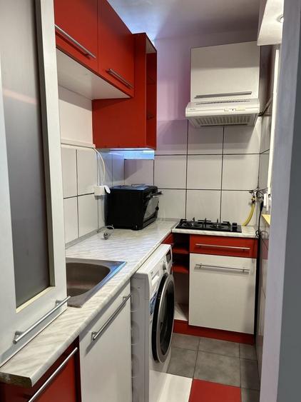 Garsonieră semidecomandată în Gara de Nord