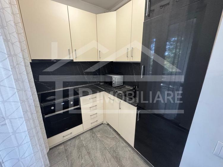Apartament cu 4 camere decomandat în Semicentral