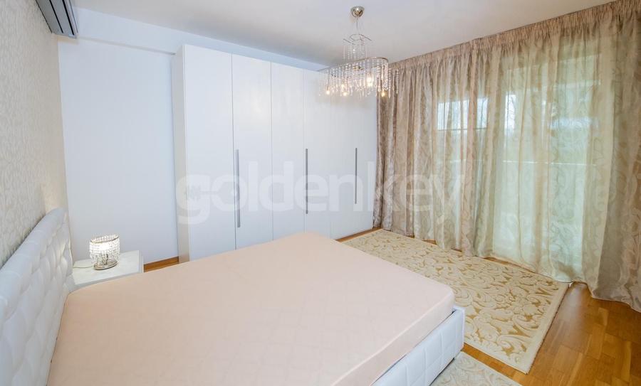 Apartament cu 3 camere semidecomandat, mobilat în Iancu Nicolae