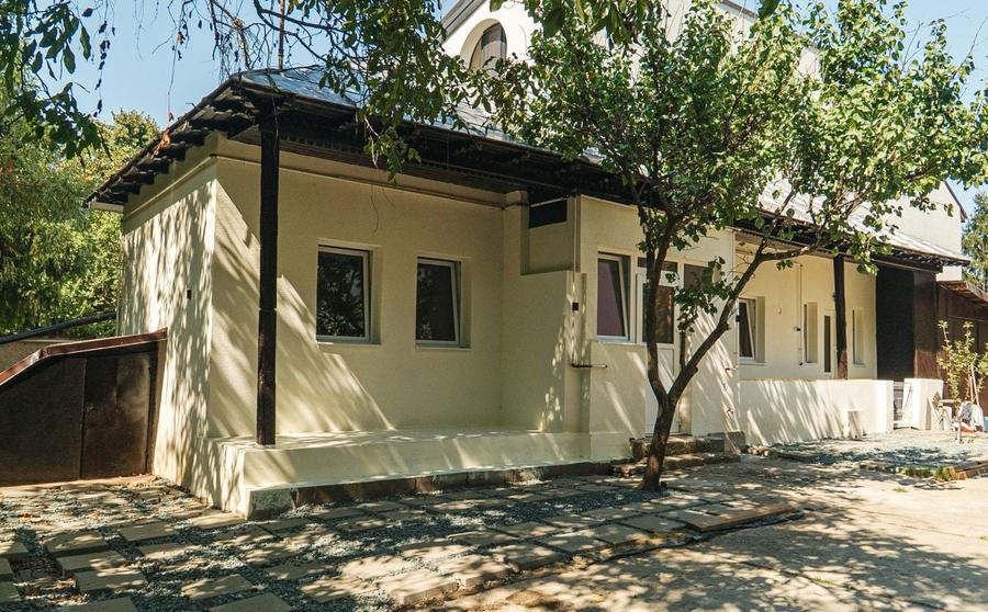 Casă cu 2 camere cu Teren 150 Mp în Băneasa