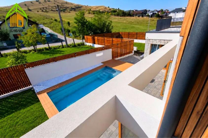 Casă individuală cu 4 camere cu Canalizare în Sânnicoară