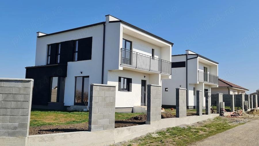 Casă cu 5 camere cu Teren 350 Mp în Dumbrăvița