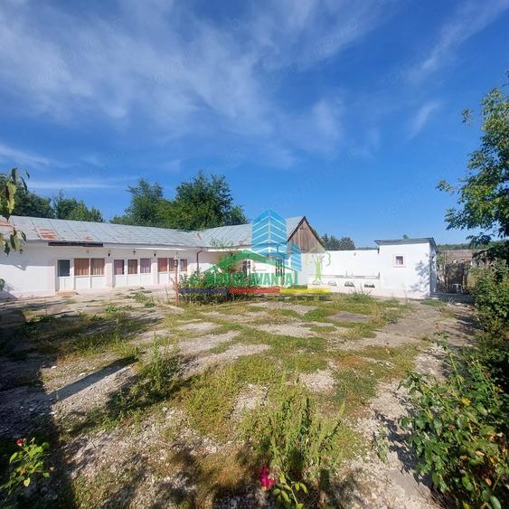 Spațiu comercial, de 800 mp, în Est