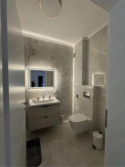 Apartament cu 2 camere decomandat în Apărătorii Patriei