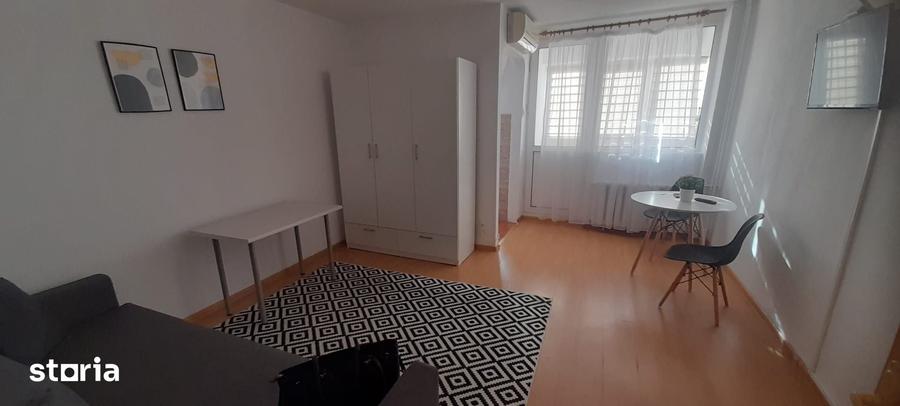 Militari,Gorjului,Cetatea de Balta ,2 min metrou - 2
