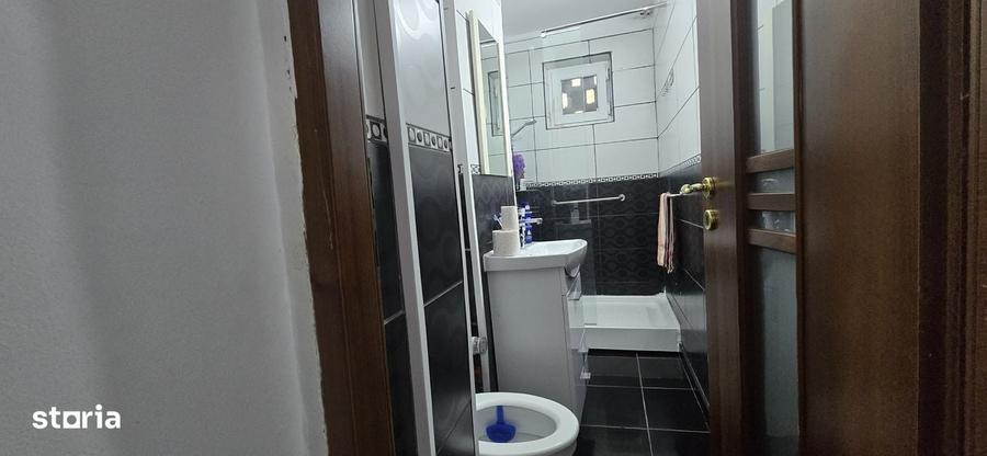 Apartament cu 3 camere, mobilat în Micro 5