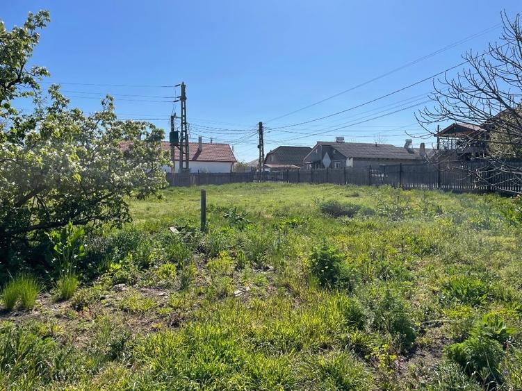 Teren Construcții intravilan de 2055 mp, în Tuzla