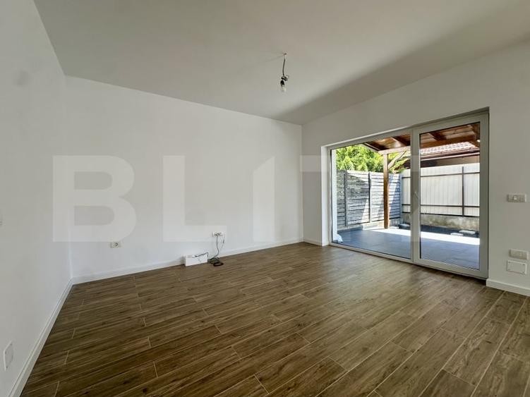 Duplex cu 5 camere cu Canalizare în Florești