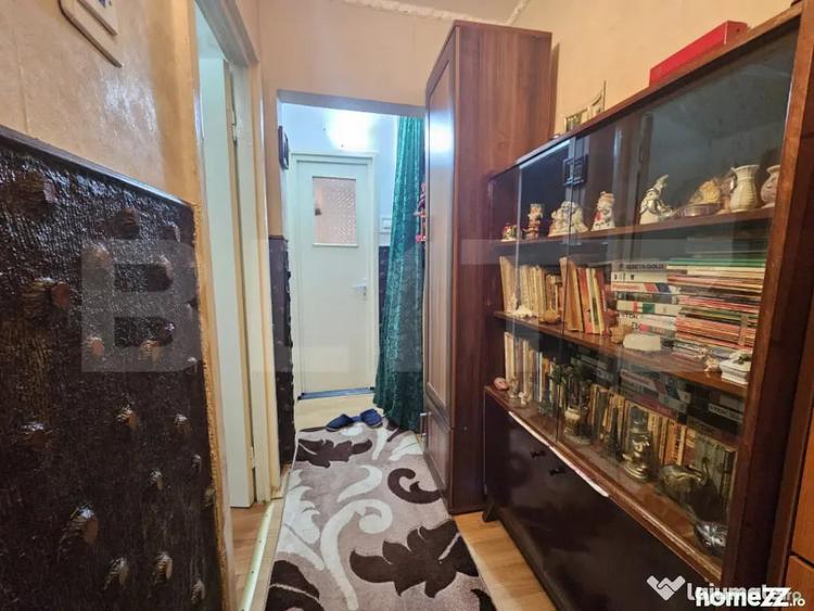 Apartament cu 3 camere semidecomandat în Alexandru cel Bun